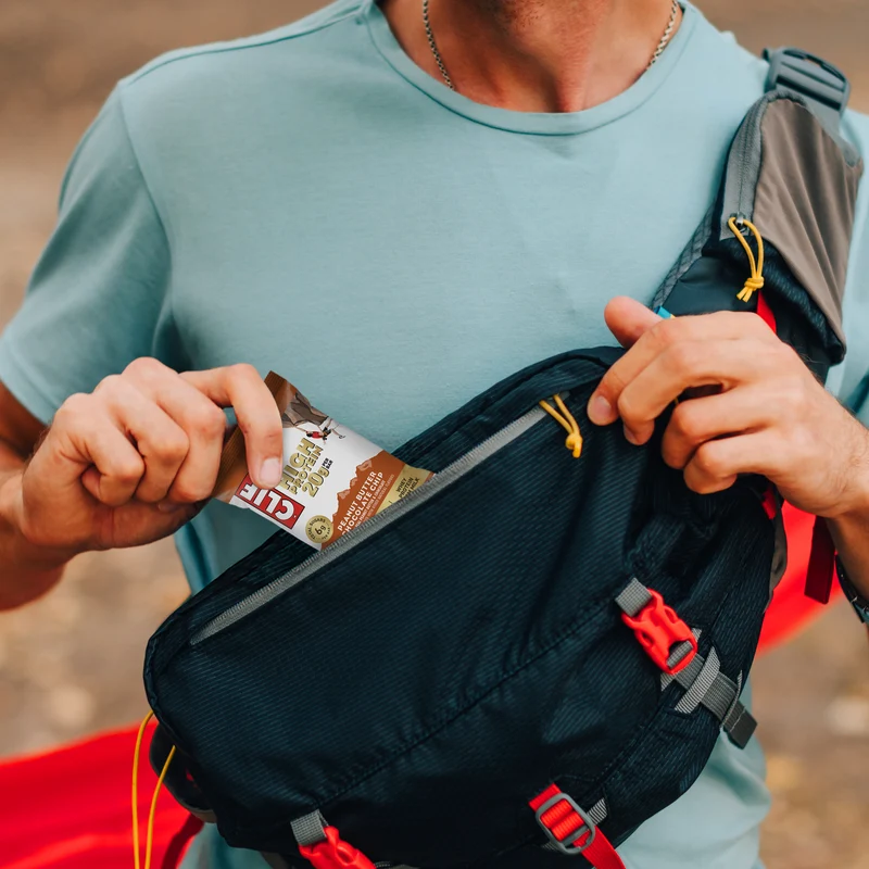 CLIF HIGH PROTEIN Peanut Butter Chocolate Chip Protein Snack Bars, 4 Bars